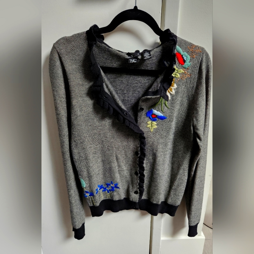 Nick & Mo Button-Down Cardigan, Black and White with Floral Details, Size US M